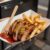 Currywurst-Snack nach Berliner Art